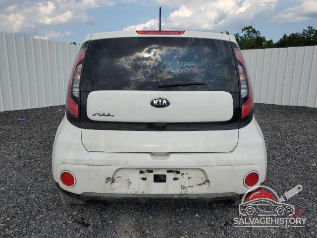 KNDJP3A55J7606480 2018 KIA SOUL photo no. 6