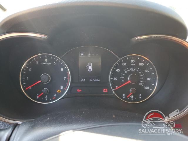 3KPFK4A70JE262715 2018 KIA FORTE photo no. 9