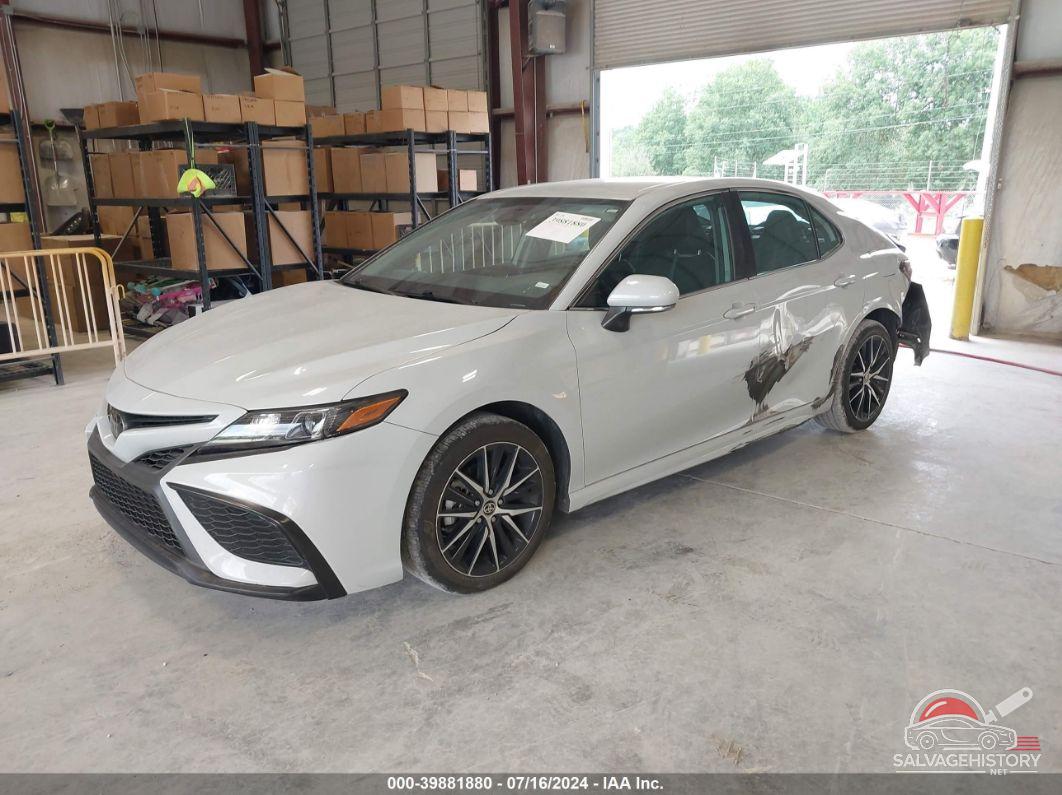 4T1G11AK5NU063298 2022 TOYOTA CAMRY photo no. 2