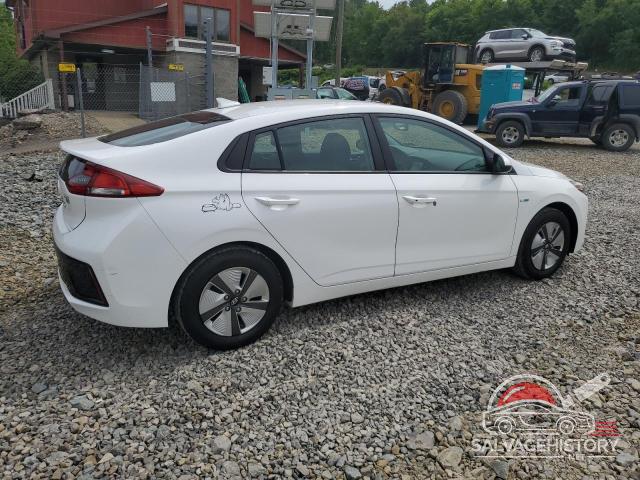 KMHC65LC3HU032004 2017 HYUNDAI IONIQ photo no. 3