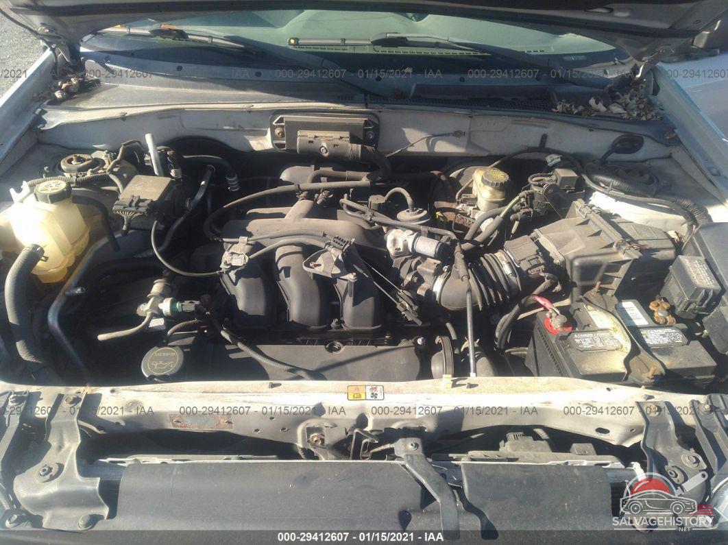 1FMYU03122KD84183 2002 FORD ESCAPE photo no. 10