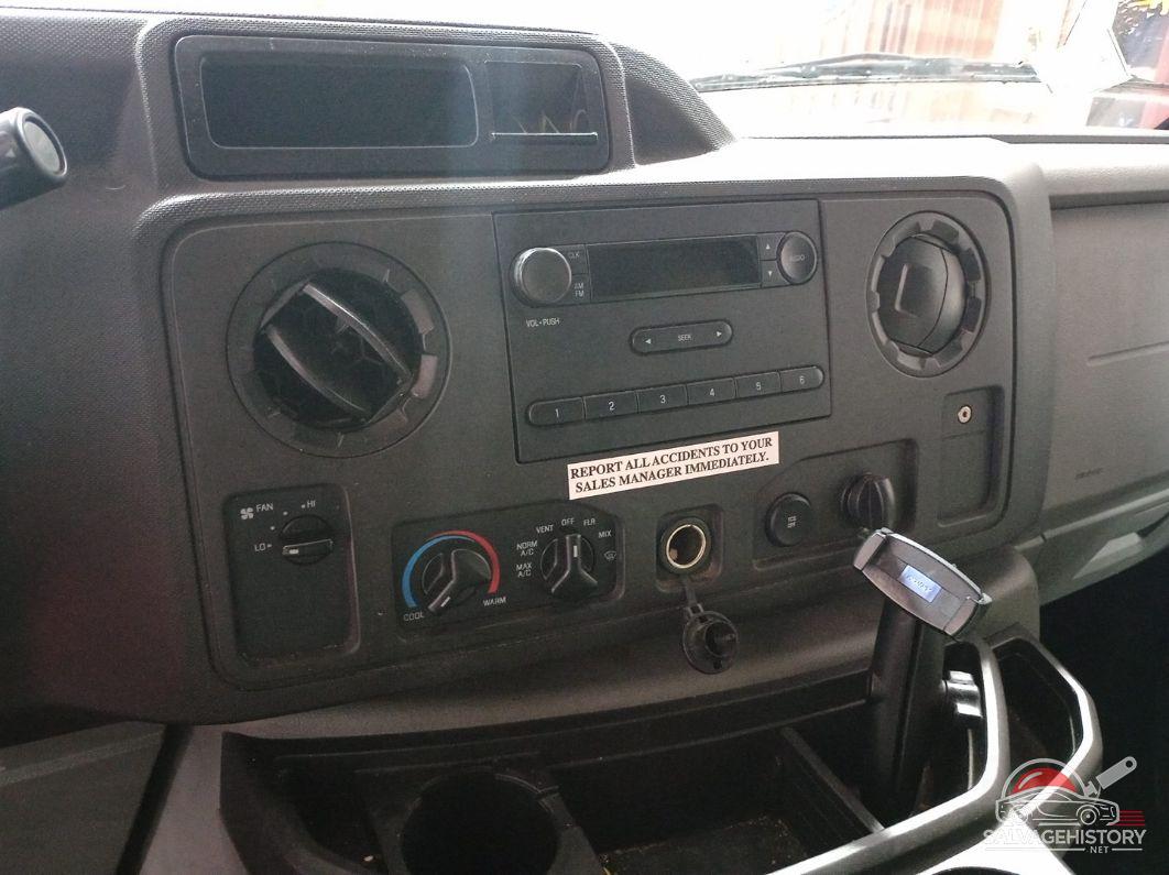 1FDXE4FS5HDC68624 2017 FORD ECONOLINE photo no. 4