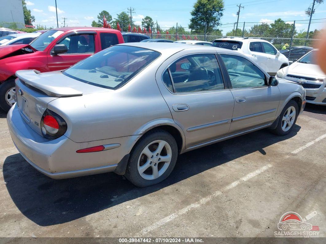 JN1CA31D3YT745688 2000 NISSAN MAXIMA photo no. 4
