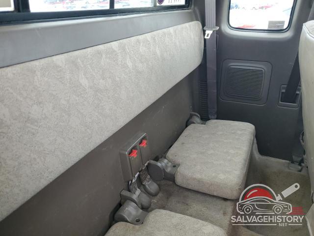 4TASM92N6YZ592193 2000 TOYOTA TACOMA photo no. 10