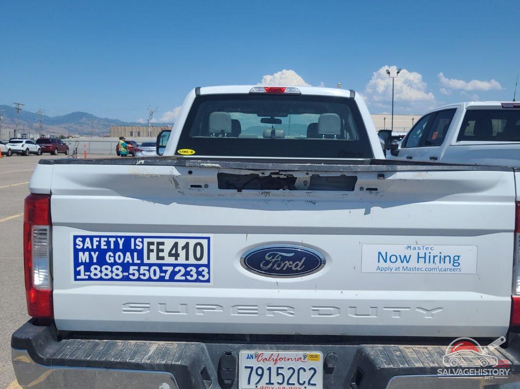 1FT7X2A69JEB20828 2018 FORD F-250 photo no. 9