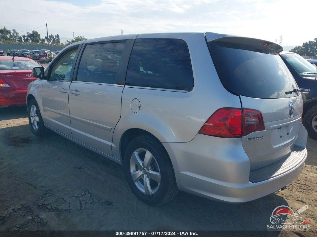 2V4RW3D1XAR295826 2010 VOLKSWAGEN ROUTAN photo no. 3