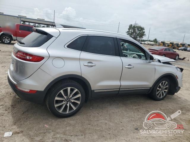 5LMCJ3C95KUL07836 2019 LINCOLN MKC photo no. 3