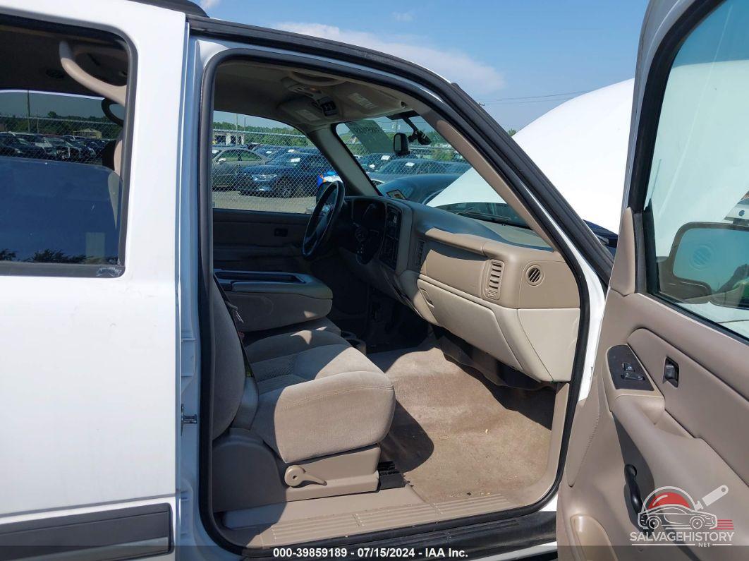 1GNEC13Z64R242152 2004 CHEVROLET TAHOE photo no. 5
