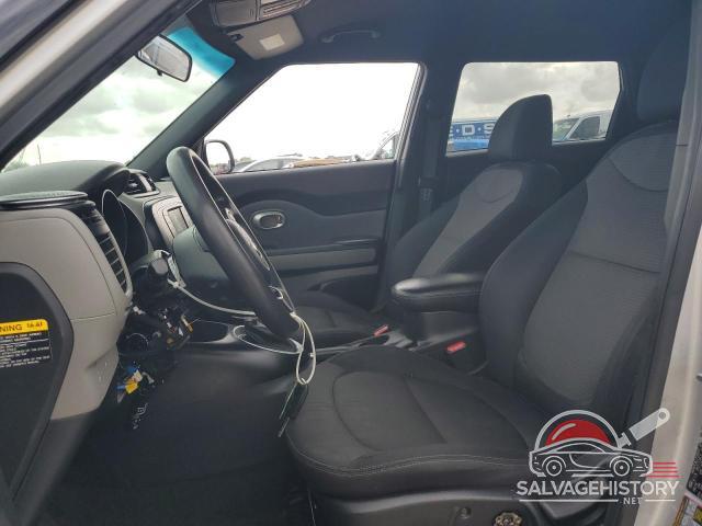 KNDJP3A58H7416733 2017 KIA SOUL photo no. 7