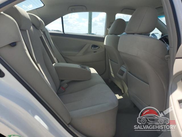 4T4BF3EK0BR211439 2011 TOYOTA CAMRY photo no. 10