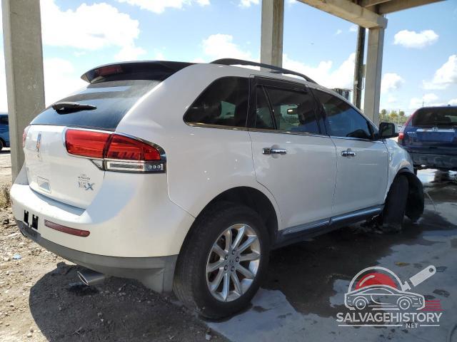 2LMDJ6JK4BBJ04381 2011 LINCOLN MKX photo no. 3