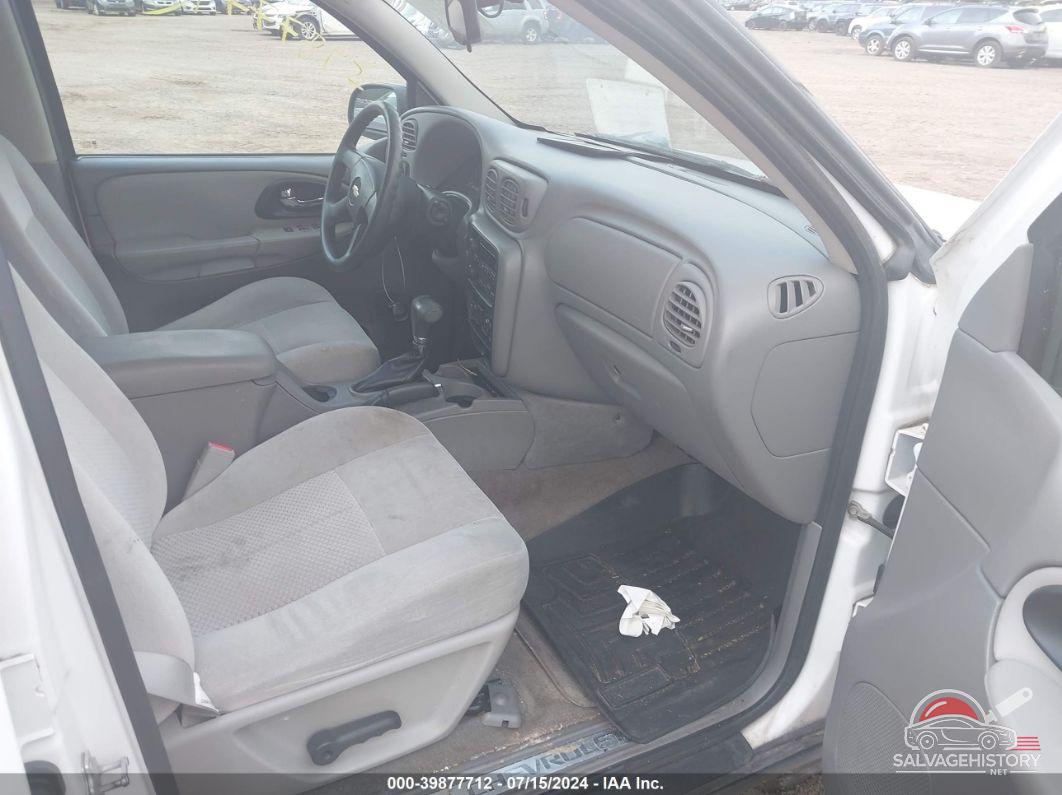 1GNDT13S682121831 2008 CHEVROLET TRAILBLAZER photo no. 5