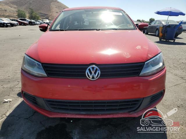 3VWD17AJ4EM395882 2014 VOLKSWAGEN JETTA photo no. 5