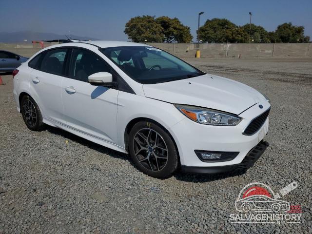 1FADP3F25FL385897 2015 FORD FOCUS photo no. 4