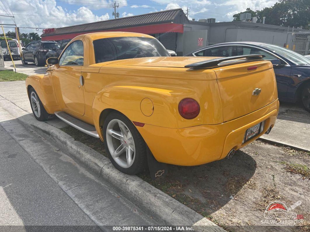 1GCES14P04B107606 2004 CHEVROLET SSR photo no. 3