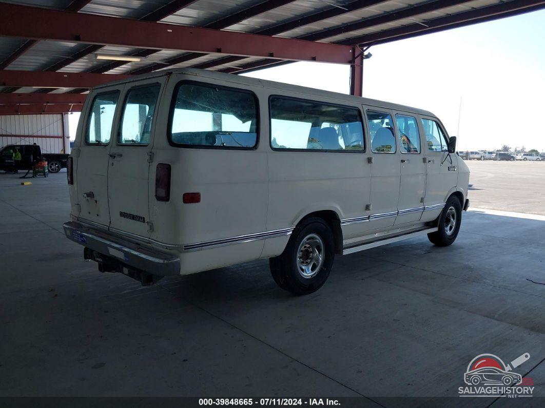 2B5WB3119FK318132 1985 DODGE RAM WAGON photo no. 4