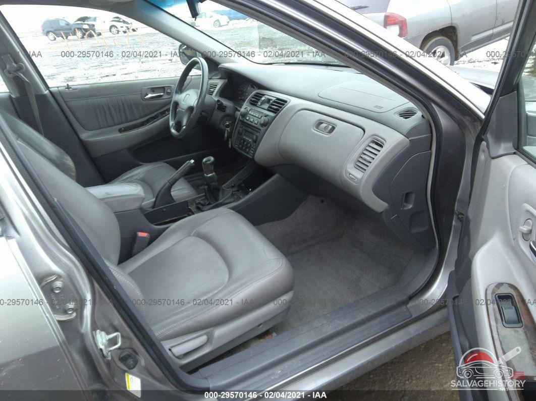 1HGCG5562YA090665 2000 HONDA ACCORD SDN photo no. 5