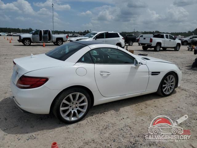 WDDPK3JA4HF131075 2017 MERCEDES-BENZ SLC-CLASS photo no. 3