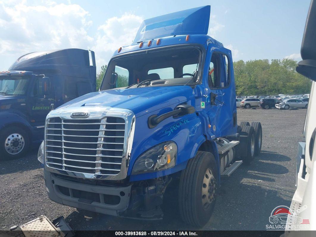 1FUJGBDV1GLHE7849 2016 FREIGHTLINER CASCADIA 113 photo no. 2