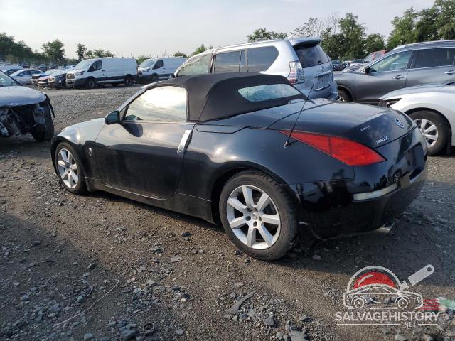 JN1AZ36A45M754257 2005 NISSAN 350Z photo no. 2
