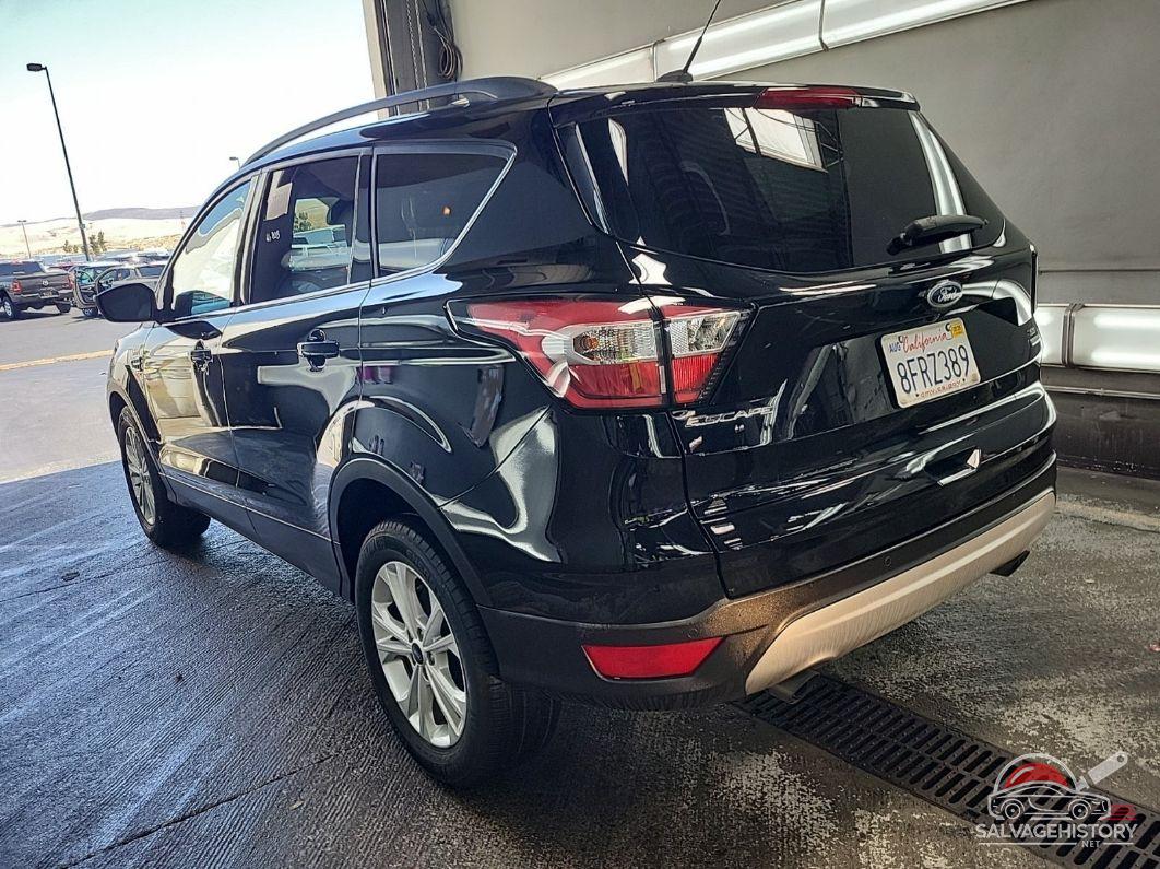 1FMCU0GD0JUC91387 2018 FORD ESCAPE photo no. 9