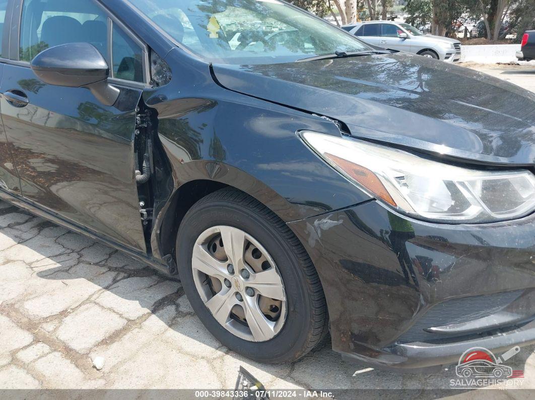 1G1BC5SM1J7158085 2018 CHEVROLET CRUZE photo no. 6