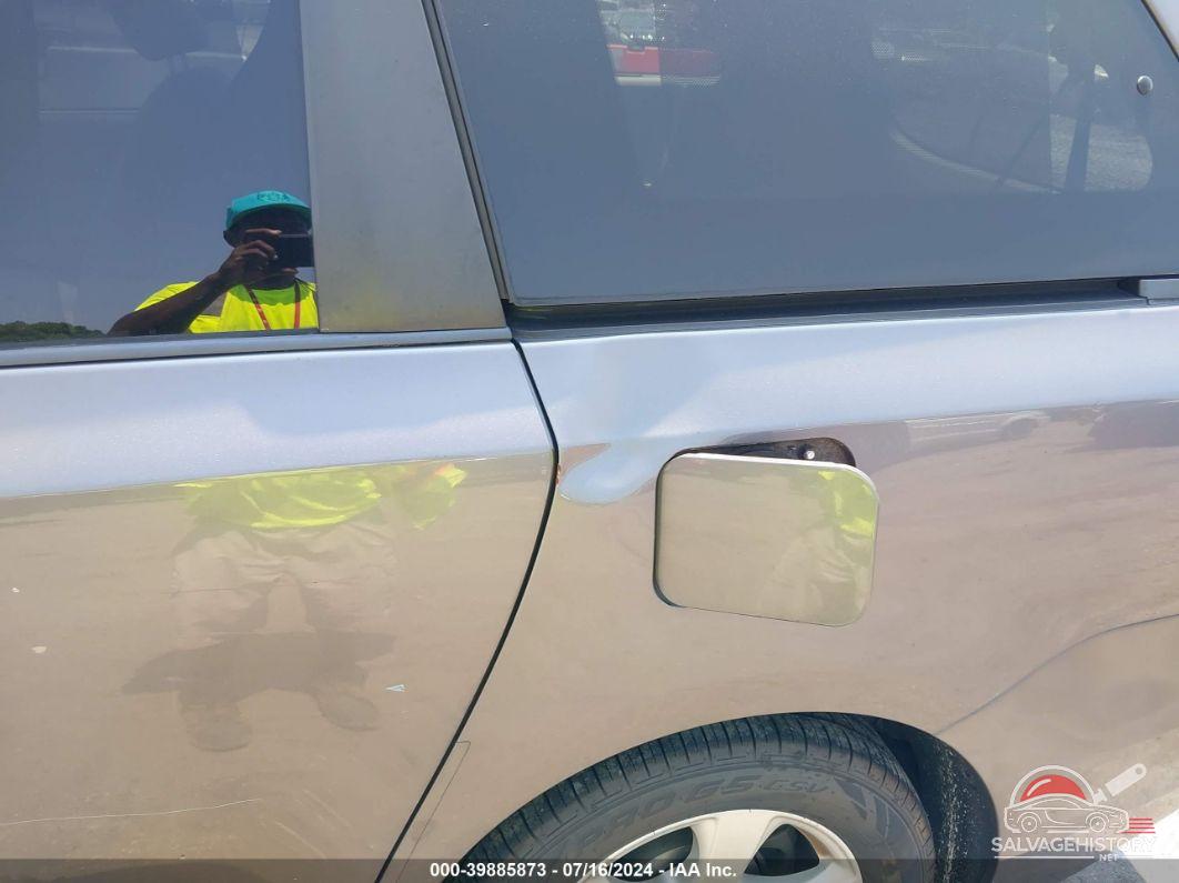 5TDKK3DC1BS098321 2011 TOYOTA SIENNA photo no. 6
