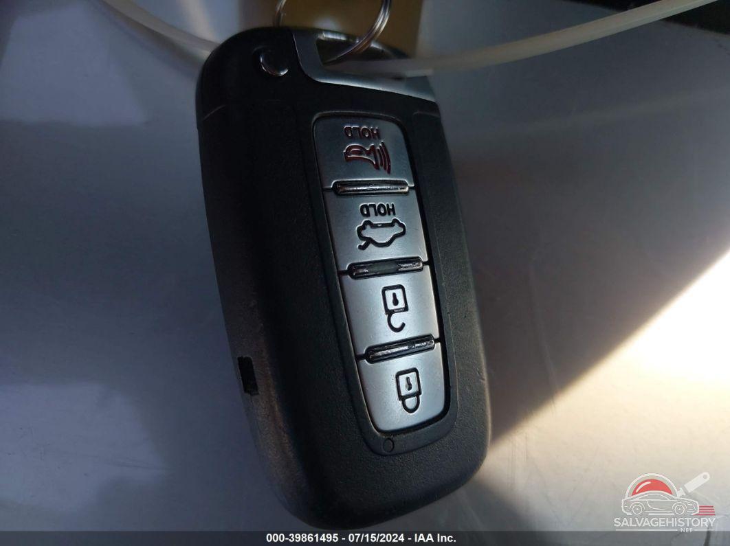 5NPEC4AC9BH074763 2011 HYUNDAI SONATA photo no. 11
