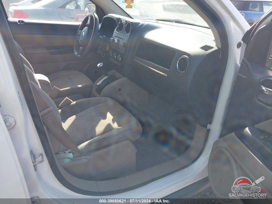 1J4NF1FB2BD251630 2011 JEEP COMPASS photo no. 5
