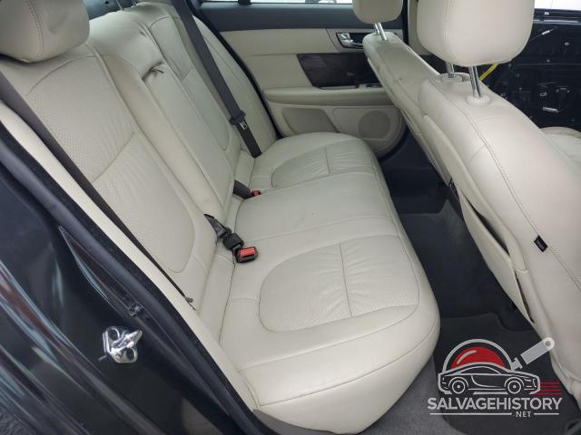SAJWA0GB7BLS01914 2011 JAGUAR XF photo no. 10