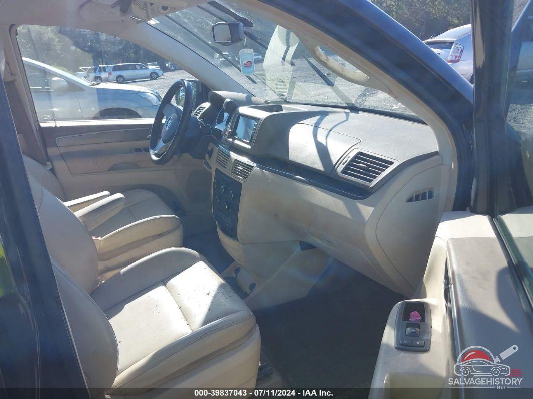 2V4RW3D10AR295057 2010 VOLKSWAGEN ROUTAN photo no. 5