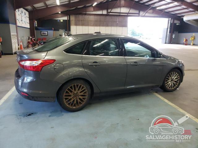 1FAHP3H22CL316451 2012 FORD FOCUS photo no. 3