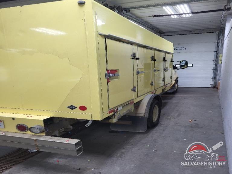 1FDXE4FS2KDC07769 2019 FORD E-450 CUTAWAY photo no. 4