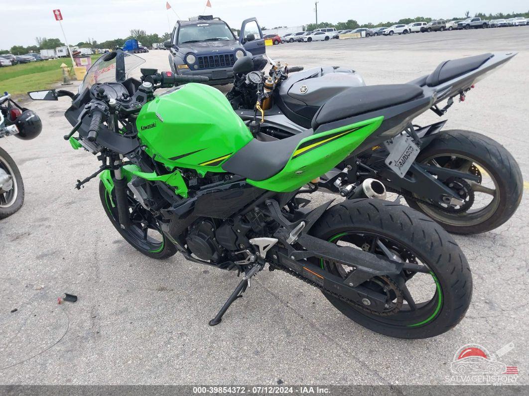 JKAEXKG1XJDA05273 2018 KAWASAKI EX400 photo no. 3