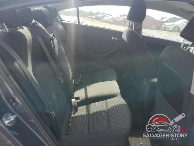 KNAFX4A61G5566923 2016 KIA FORTE photo no. 10