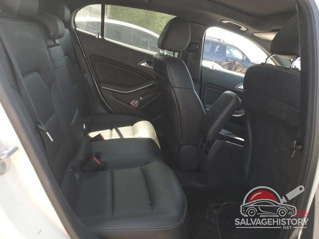 WDCTG4GB8JJ406315 2018 MERCEDES-BENZ GLA-CLASS photo no. 10