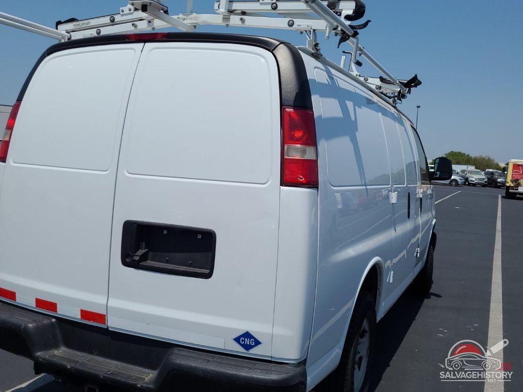 1GCWGFCBXF1153719 2015 CHEVROLET EXPRESS G2500 photo no. 5