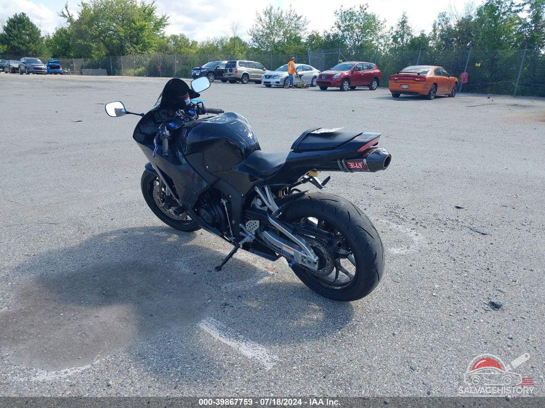 JH2PC4003FK800616 2015 HONDA CBR600 photo no. 3