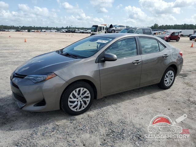 5YFBURHE2JP756468 2018 TOYOTA COROLLA photo no. 17