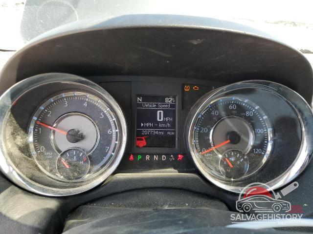 2A4RR5DG2BR610678 2011 CHRYSLER MINIVAN photo no. 9