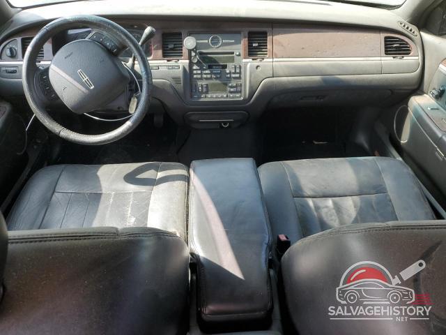 2LNHM84W38X640183 2008 LINCOLN TOWNCAR photo no. 8