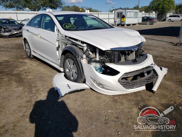 KMHEC4A44FA132649 2015 HYUNDAI SONATA photo no. 9