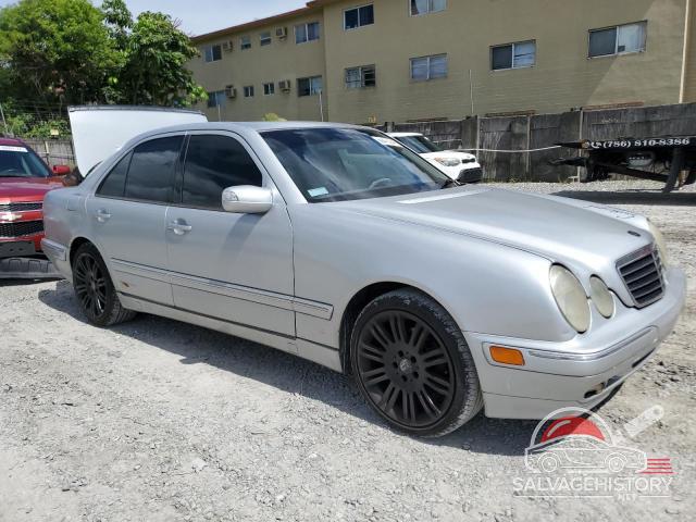 WDBJF65J91B220183 2001 MERCEDES-BENZ E-CLASS photo no. 4