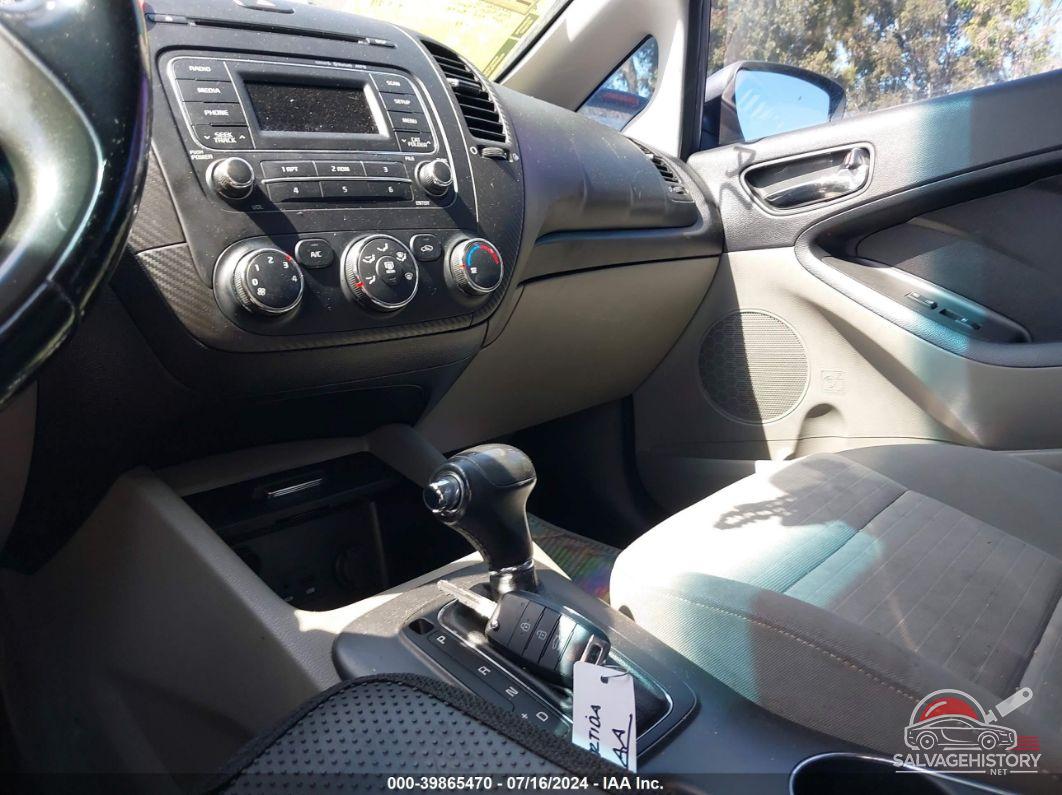 KNAFX4A8XF5303474 2015 KIA FORTE photo no. 11
