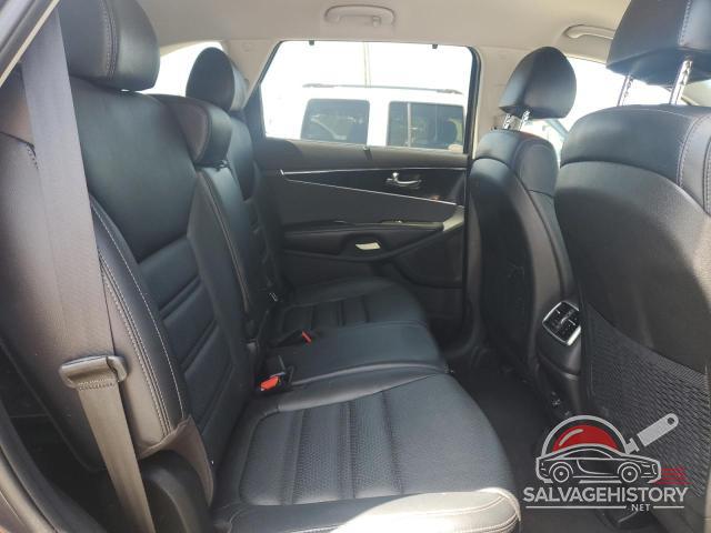 5XYPHDA1XJG354979 2018 KIA SORENTO photo no. 11