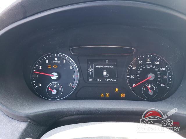 5XYPH4A15HG215868 2017 KIA SORENTO photo no. 9