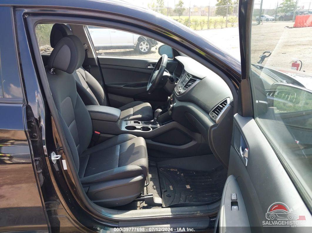 KM8J33A23HU270997 2017 HYUNDAI TUCSON photo no. 5