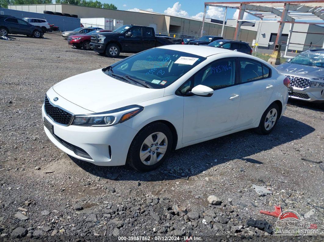 3KPFK4A76HE081323 2017 KIA FORTE photo no. 2