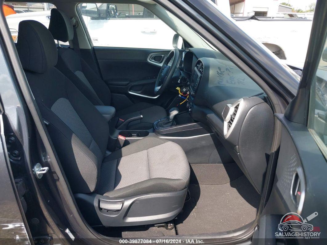KNDJ23AU3N7809427 2022 KIA SOUL photo no. 5