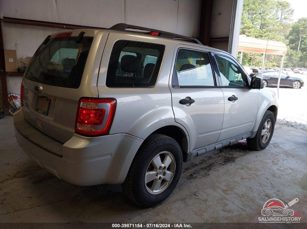 1FMCU0C7XAKC96012 2010 FORD ESCAPE photo no. 4